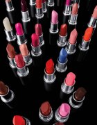 MAC Cosmetics MACximal Sleek Satin Lipstick Mini satenasta šminka za popoln videz odtenek REBEL 1.5 g