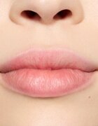 MAC Cosmetics Metamorphosis Spring Collection Lipglass Blow olje za ustnice z učinkom povečanja odtenek Snapdragon 5 ml