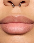 MAC Cosmetics Metamorphosis Spring Collection Lipglass Blow olje za ustnice z učinkom povečanja odtenek Snapdragon 5 ml