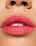 MAC Cosmetics Powder Kiss Hazy Matte matirajoča šminka odtenek Ruby New 3.5 g