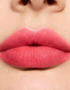 MAC Cosmetics Powder Kiss Hazy Matte matirajoča šminka odtenek Ruby New 3.5 g