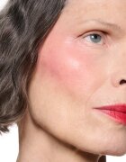MAC Cosmetics Powder Kiss Lip + Cheek Mousse večnamensko ličilo za ustnice in lica odtenek M·A·CSmash 5 ml