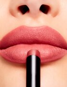 MAC Cosmetics Powder Kiss Velvet Blur Slim Stick mat vlažilna šminka odtenek Peppery Pink 2 g