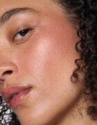 MAC Cosmetics Skinfinish Colourstruck rdečilo odtenek Peachykeen 4.5 g