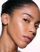 MAC Cosmetics Skinfinish Lightstruck tekoči osvetljevalec odtenek Bubbled Over 15 ml