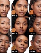 MAC Cosmetics Studio Radiance 24HR Luminous Lift Concealer Mini tekoči korektor odtenek NC50 1.8 ml