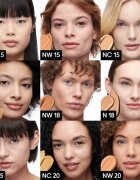 MAC Cosmetics Studio Radiance 24HR Luminous Lift Concealer Mini tekoči korektor odtenek NW15 1.8 ml