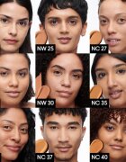 MAC Cosmetics Studio Radiance 24HR Luminous Lift Concealer Mini tekoči korektor odtenek NW30 1.8 ml
