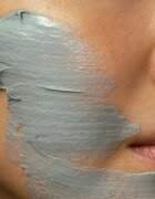 Mádara MÁDARA Peel maska iz ilovice s piling učinkom 60 ml