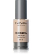 Mádara MÁDARA Skin Equal posvetlitveni tekoči puder za naraven videz SPF 20 odtenek #10 Porcelain 30 ml