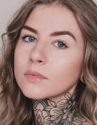 Mádara MÁDARA Skin Equal posvetlitveni tekoči puder za naraven videz SPF 20 odtenek #30 Rose Ivory 30 ml