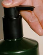 Mádara MÁDARA Wild Woods osvežujoč gel za prhanje za roke in telo 500 ml