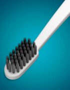 MEDIBLANC Toothbrush Super Soft zobna ščetka s ščetinami prevlečenimi z aktivnim ogljem