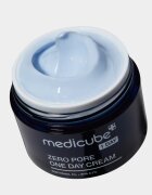 Medicube Zero Pore One Day Cream lahka vlažilna krema za zmanjšanje por 50 ml