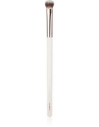 MUA Makeup Academy Brushes Flat Eye Base ploščat čopič za senčila za oči 1 kos