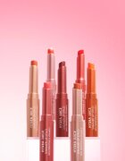 MUA Makeup Academy Hydra Juice Peptide Shimmer Lip Stylo bleščeča šminka s hranilnim učinkom odtenek Berry Bliss 1.5 g