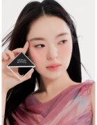 MUZIGAE MANSION Fitting Blush rdečilo z mat učinkom odtenek 04 Vibe 5 g