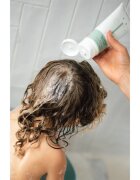 Naif Baby & Kids Shampoo nežni čistilni šampon za otroke 200 ml