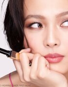 Nars Afterglow Sensual Shine Lipstick vlažilna sijoča šminka odtenek HOT RUSH 1.5 g
