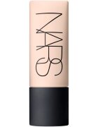 Nars SOFT MATTE Complete Foundation matirajoči tekoči puder odtenek OSLO 45 ml
