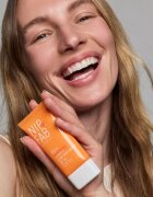 NIP+FAB Vitamin C Fix Glow Moisturiser posvetlitvena krema za obraz SPF 50 50 ml