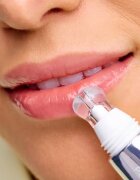 Notino Lip Food Plumping Lip Gloss negovalni sijaj za ustnice z učinkom povečanja 00 Clear 10 ml
