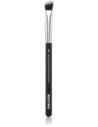 Notino Makeup Brushes Professional Angled Eyeshadow Shader Make-Up Brush 203 čopič za senčila za oči 1 kos
