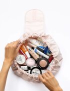 Notino Travel Collection Drawstring Make-Up Bag prostorna torbica za ličila Beige 1 kos