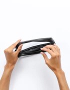 Notino Travel Collection Small Clear Organizer prozorna kozmetična torbica transparenten (M)transparentna (F)transparentno (N) S Black 20x10x5 cm 1 ko