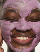 OLEHENRIKSEN Balance+ Violet Ice Cold Plunge Pore Mask razstrupljevalna in čistilna maska 90 g
