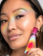OLEHENRIKSEN Pout Preserve Peptide Lip Treatment vlažilni sijaj za ustnice odtenek Pride Rainbow Glimmer 12 ml