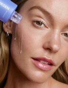 OLEHENRIKSEN Transform Silkfoliant Daily Tri-Acid Smoothing Toner with Mandelic Acid nežni eksfoliacijski tonik za vsakodnevno uporabo 30 ml