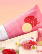 OLEHENRIKSEN Transform Strawberry Lemonade Smoothing Scrub piling za obraz z učinkom eksfoliacije 90 g