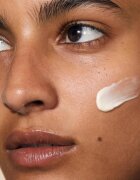 Omorovicza Hydro-Mineral Cushioning Day Cream pomlajevalna dnevna krema za vse tipe kože 50 ml