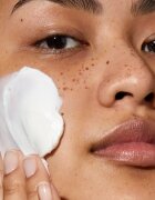 Omorovicza Queen Cleanser vlažilna čistilna krema za obraz 150 ml