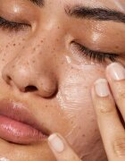 Omorovicza Queen Cream dnevna krema za obnovo čvrstosti obraza z mat učinkom 30 ml