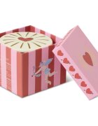 Paddywax Charmed Wild Fig & Rose dišeča sveča s pokrovčkom 226 g