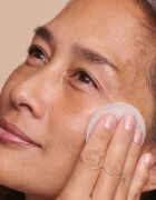 Peter Thomas Roth EVEN SMOOTHER™ Glycolic Retinol Resurfacing Peel Pads piling blazinice za obraz za noč 1 caps.