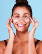 Peter Thomas Roth Water Drench Hyaluronic Cloud Eye Patches vlažilne gelaste blazinice za predel okoli oči 60 kos