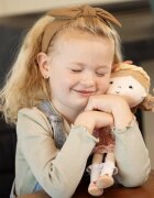 Petite&Mars Cuddly Toy Sophie punčka 35 cm