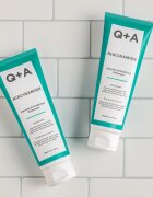 Q+A Niacinamide eksfoliacijski čistilni gel 125 ml