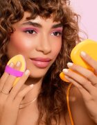 Real Techniques Miracle 2-In-1 gobica za puder 1 kos