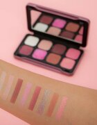 Revolution Forever Flawless paleta senčil za oči odtenek Dynamic Ambient 8 g