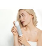 Revuele Glazeful Milky Toner Aqua Cloud mlečni tonik z vlažilnim učinkom 200 ml