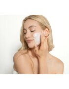 Revuele Glazeful Milky Toner Aqua Cloud mlečni tonik z vlažilnim učinkom 200 ml