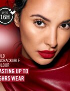 Rimmel Lasting Mega Matte lahka tekoča mat šminka 16 ur odtenek Scarlet Flames 74 ml