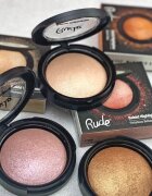 Rude Cosmetics Baked Highlighter kompaktni pudrasti osvetljevalec odtenek All Eyes On Me 7 g