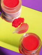 Rude Cosmetics Scrubski & Balmer balzam in piling za ustnice odtenek Juicy Peach 7.5 g