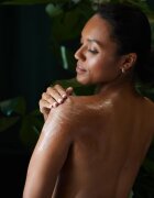 Sanctuary Spa Signature Collection osvežujoč gel za prhanje 250 ml