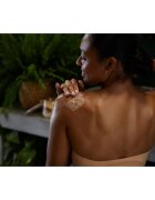Sanctuary Spa Signature Natural Oils solni piling za prehrano in hidracijo 650 g